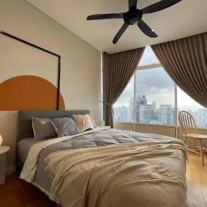 https://klcc-homestay-vacation-free-wifi-at-sky-suites-klcc-by.kualalumpurs-hotels.com