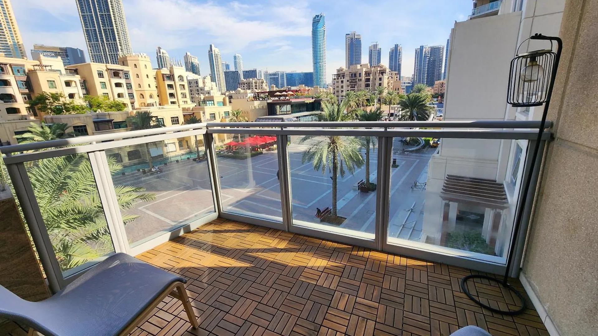 Downtown Oasis, Burj Khalifa Views, Luxury Amenities Apartment Dubai